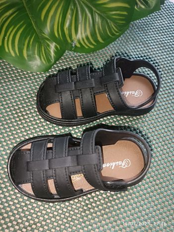 🔸Chaussure d’été noir. Taille 22. Neuf🔸