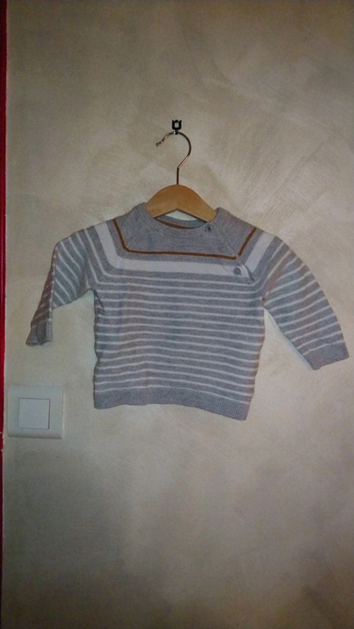 Superbe pull léger Obaïbi taille 6 mois en très bon état