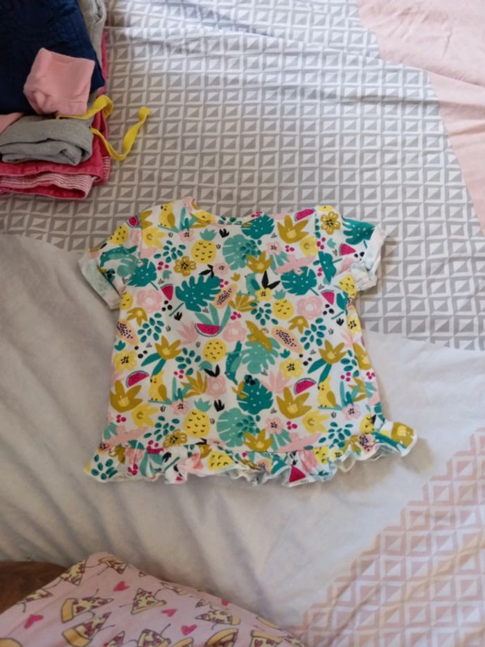 T-shirt fleurie - photo numéro 2