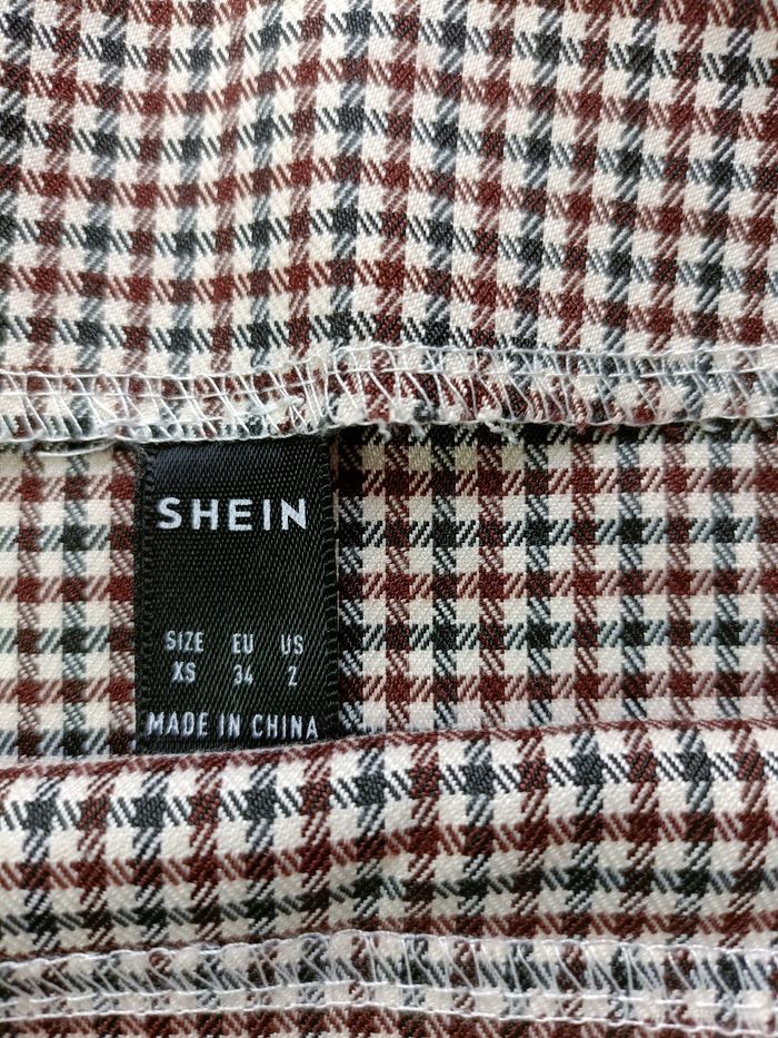 Jupe a carreaux - photo numéro 3