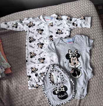 Ensemble pyjama body bavoir