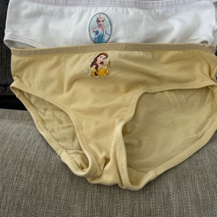 Lot de 7 culottes Disney princesses H&M 6 ans - photo numéro 4
