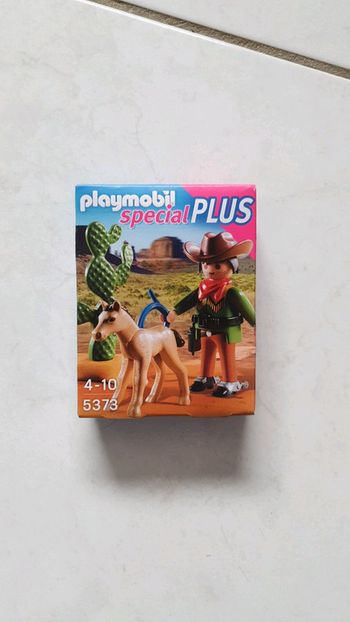 Cow boy avec poulain playmobil 5373 Neuf