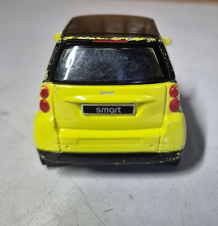 Maisto voiture miniature à friction smart fortwo 1/32 - photo numéro 4