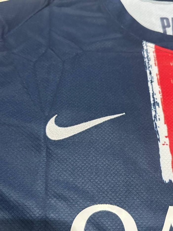 Maillot du Paris Saint-Germain champion - photo numéro 7
