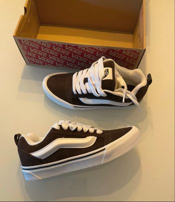 Sneakers Knu Skool ado. Cuir noir. Taille 36. Totalement neuves !