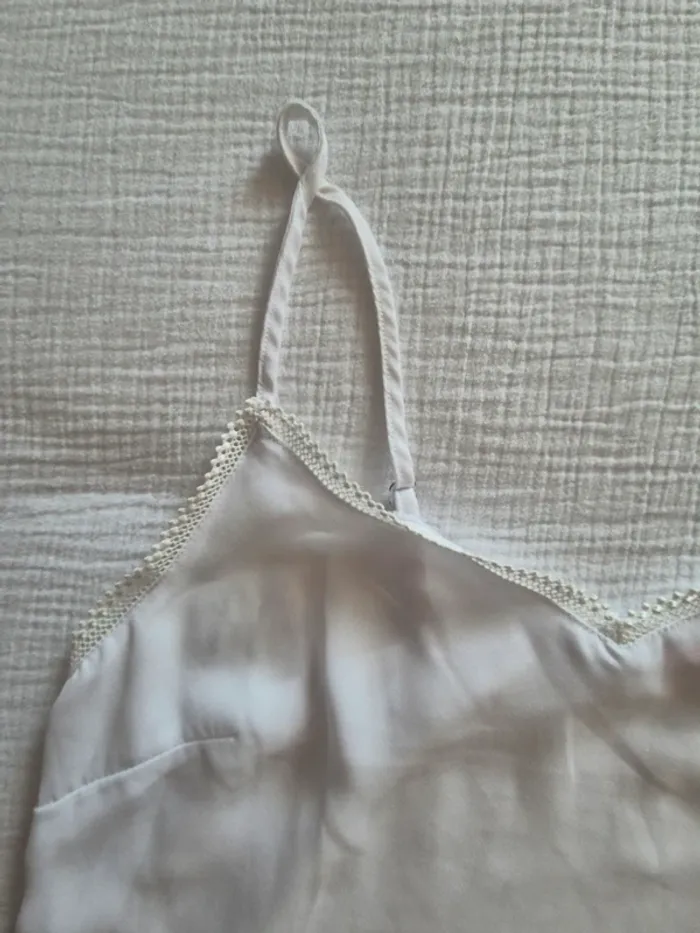 Débardeur blanc Camaïeu dentelle et broderie - photo numéro 4