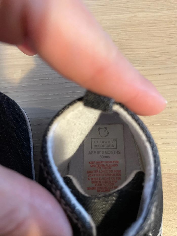 Chaussures bébé souples blanc et noir sans lacets primark 9/12 mois - photo numéro 3