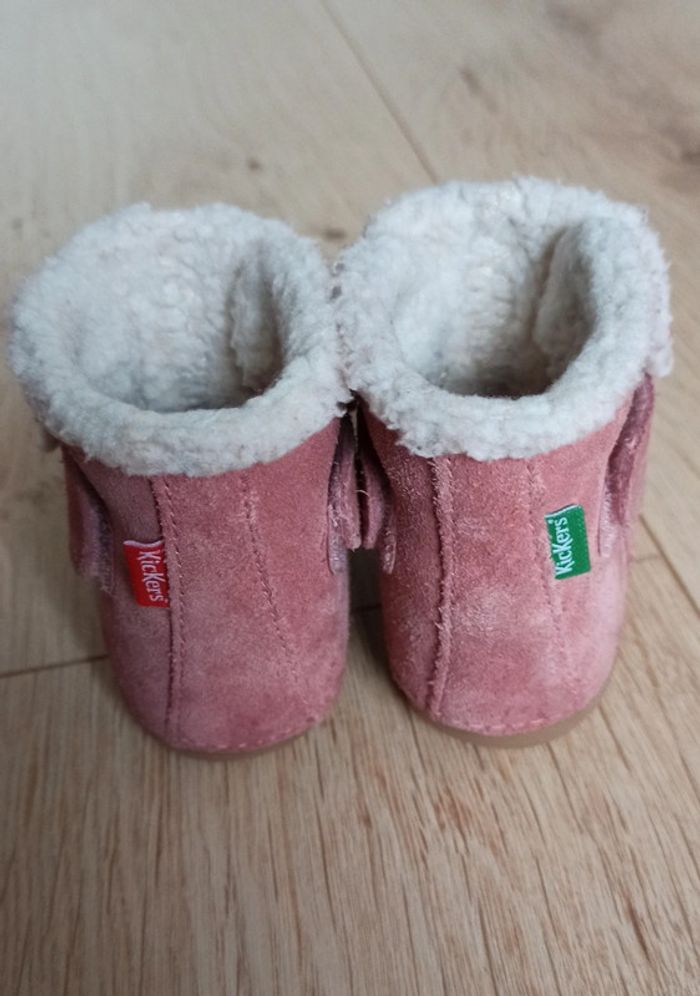 Bottes / Bottines fourrées - chaussures bébé fille Kickers Sofur Rose - Taille 18 - photo numéro 4