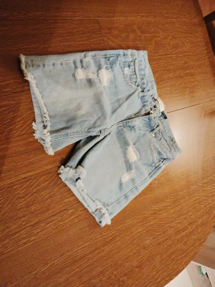 Short jeans troués