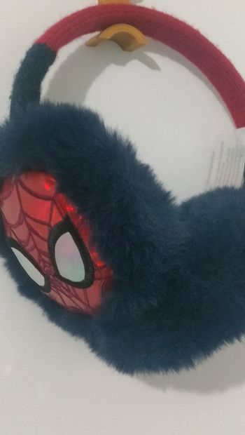Cache oreilles spiderman 