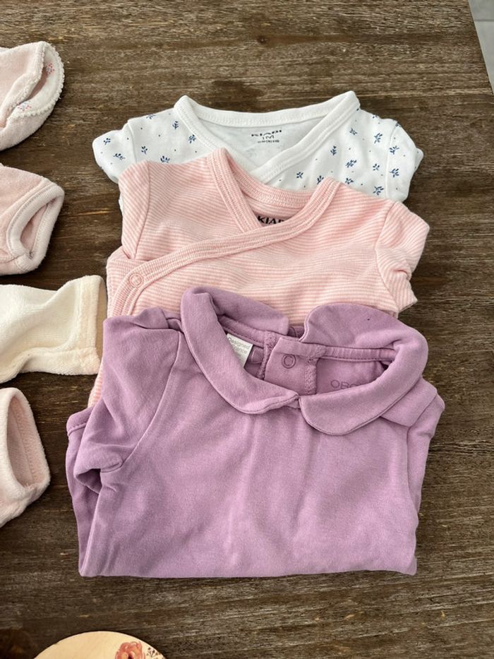 Lot pyjama bodies 1 mois - photo numéro 2