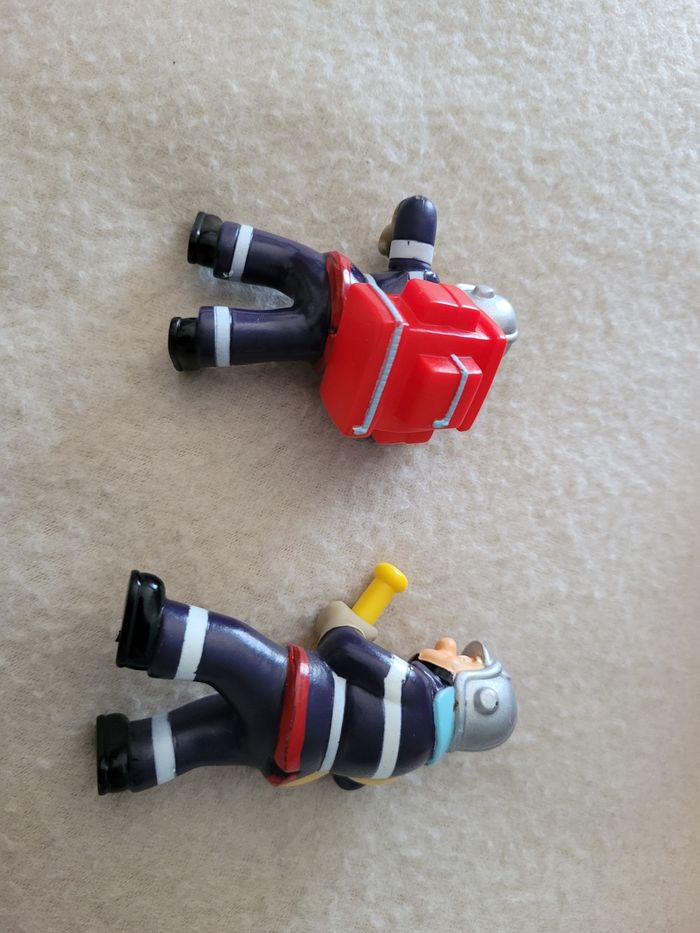 Voiture de pompier Avec 2 figurines - photo numéro 4