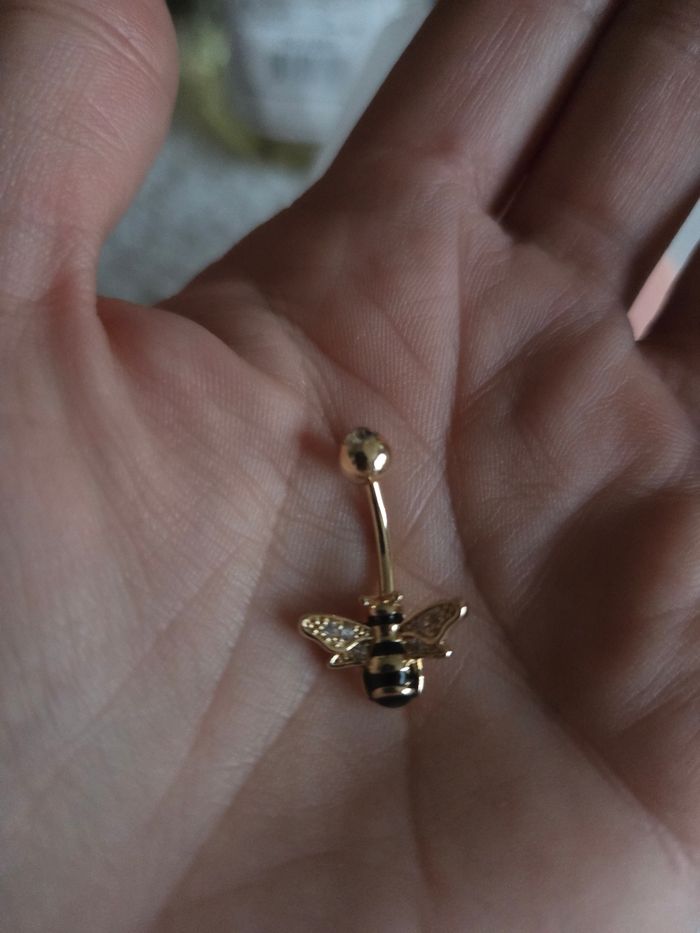 Piercing n9mbril acier gold abeille butineuse - photo numéro 3
