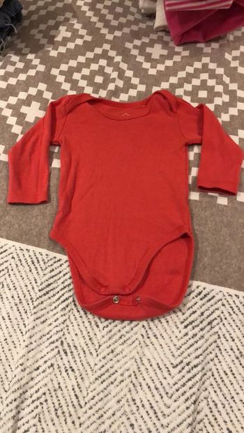 Body rouge 6 mois