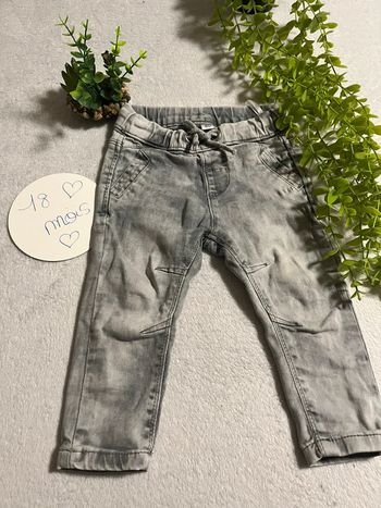 Très beau pantalon jean pour petit garçon