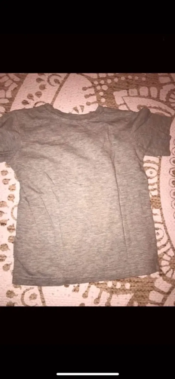 T-shirt Jordan taille 4 ans - photo numéro 4