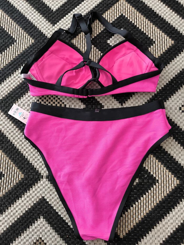 Maillot de bain rose vif à armatures Taille L 40 Neuf avec étiquette - photo numéro 2