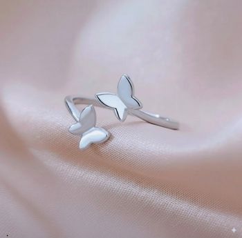 Bague argentée papillon réglable en acier inoxydable