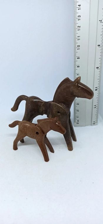 Cheval marron vintage avec poulain playmobil
