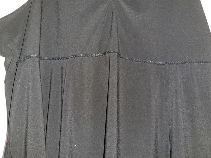 Tunique noire asymétrique 46/48 - photo numéro 2