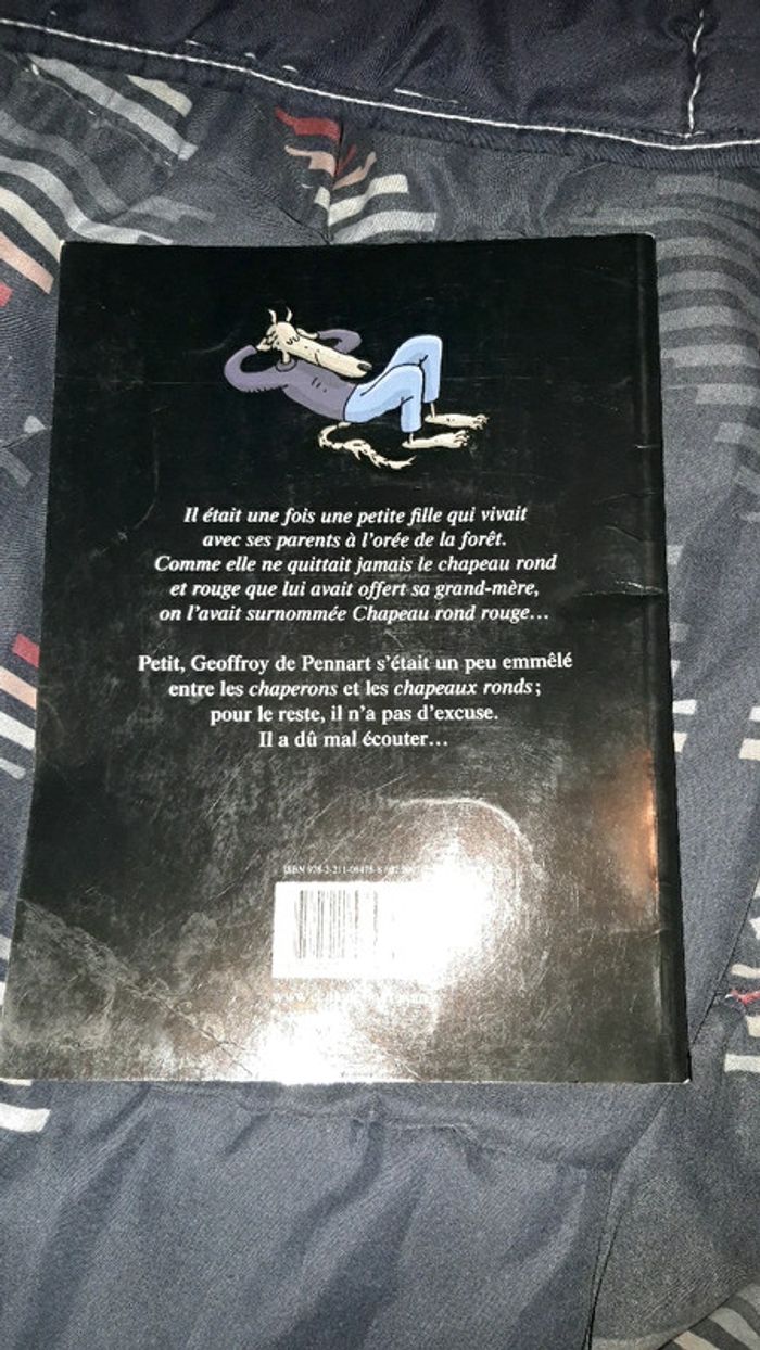 Livre chapeau rond rouge - photo numéro 2