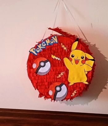Pinatas anniversaire pikatchu pokeball