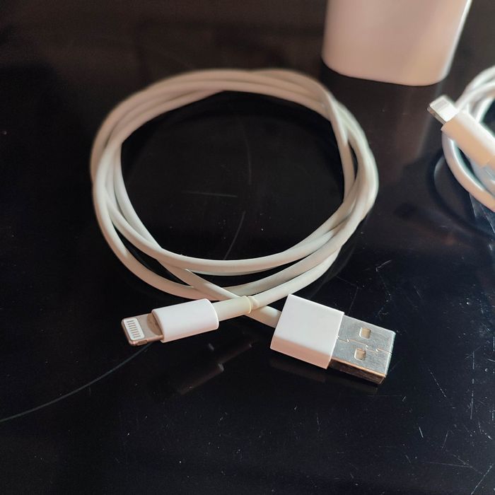Chargeur Apple 20W USB-C + 1x câble USB-C, 1x câble USB - photo numéro 2