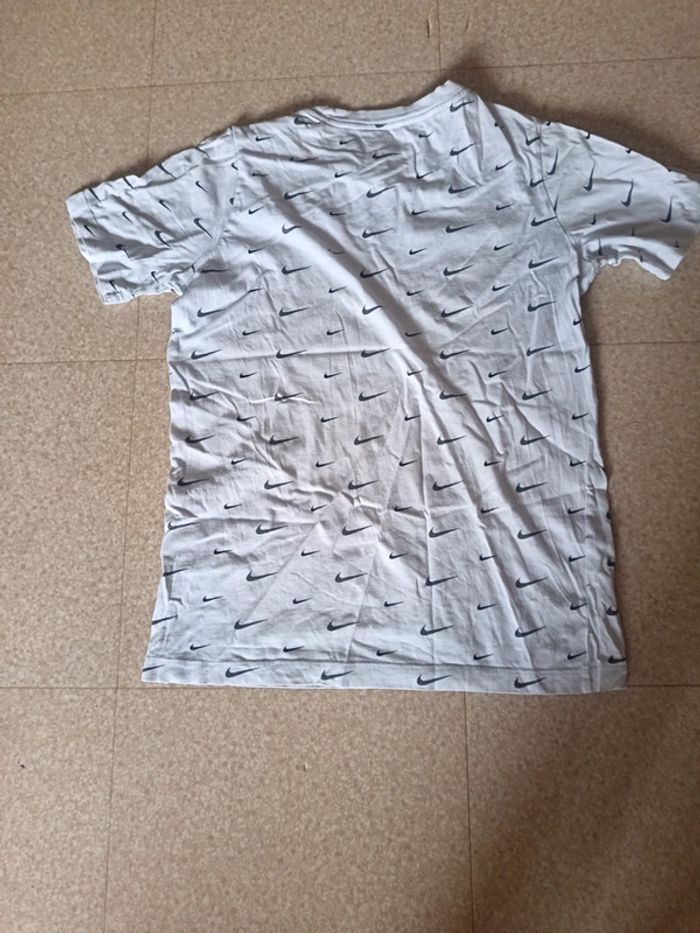 Un t-shirt 14 ans - photo numéro 2