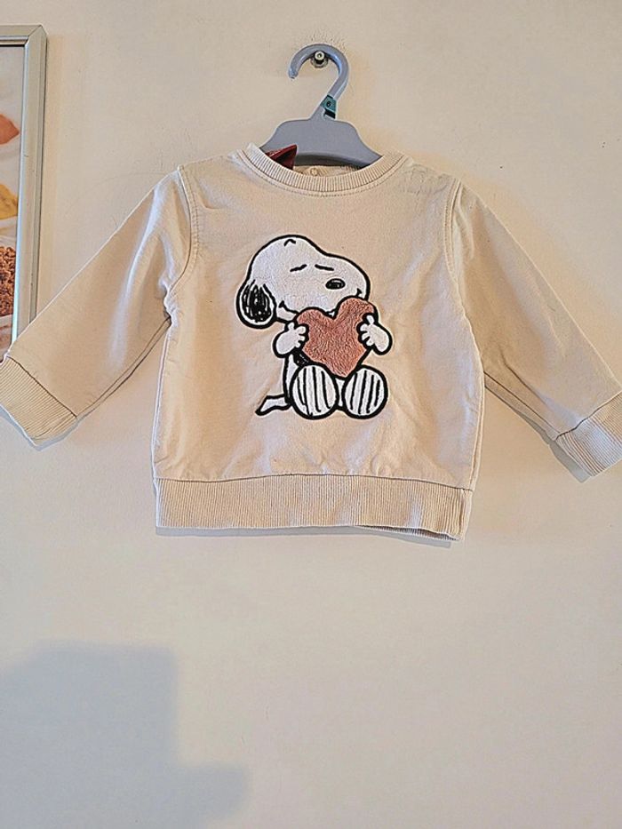 Pull beige snoopy taille 9 mois - photo numéro 2