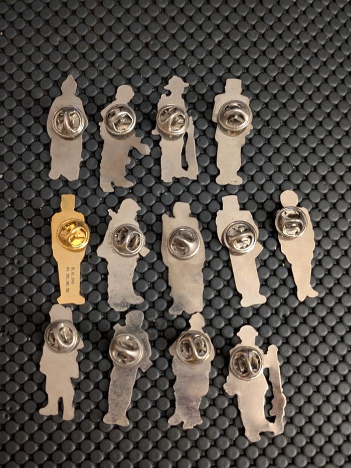 Lot de 13 pin's militaire armée gendarmerie - photo numéro 2