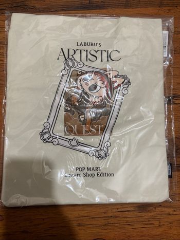 Sac labubu Louvre Shop Édition