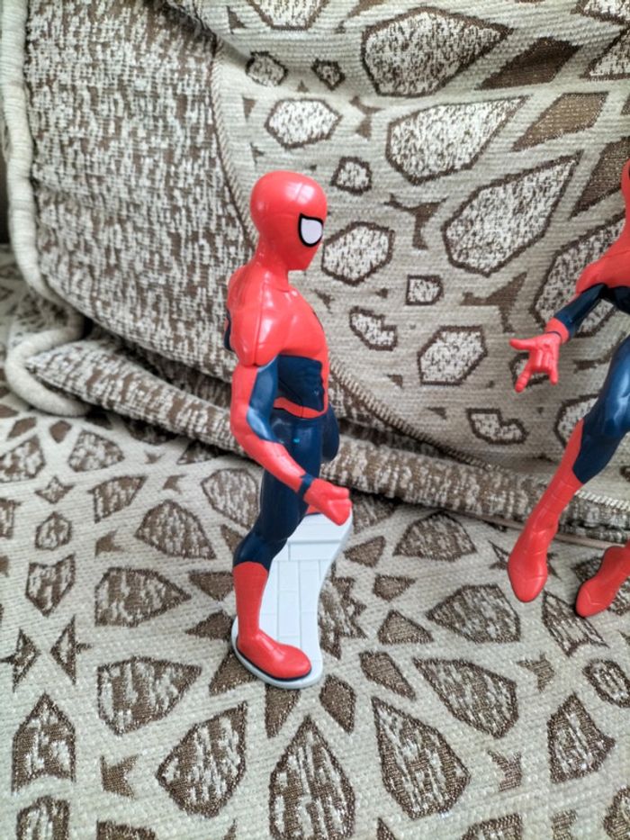 Lot de 2 figurines spiderman - photo numéro 3