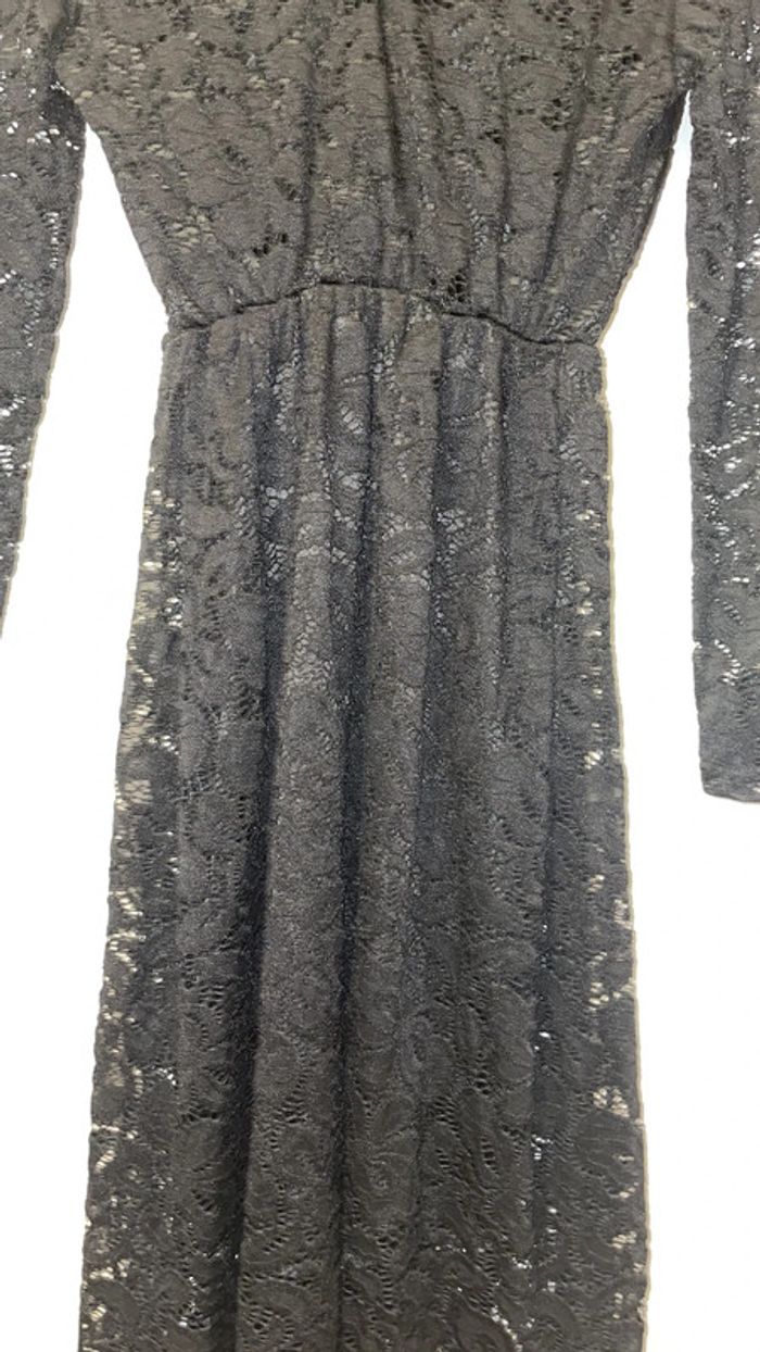 Superbe robe noire en dentelle 36 avec 35 % de coton doublée intérieure - photo numéro 7