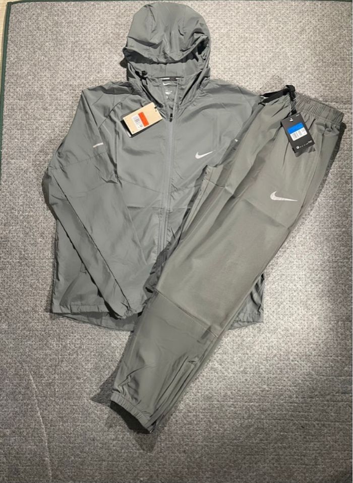 Ensemble Nike running