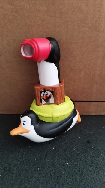 Figurine Longue vue Les Pingouins de Madagascar MCdonald Dreamwok figure Penguin