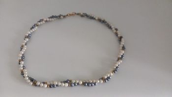 Collier ras du cou