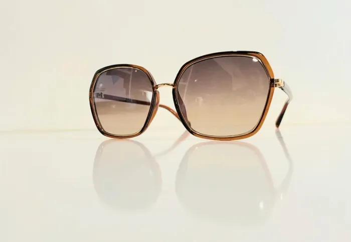 Lunette de soleil femme marron miel contour doré uvprotection catégorie 2 - photo numéro 10