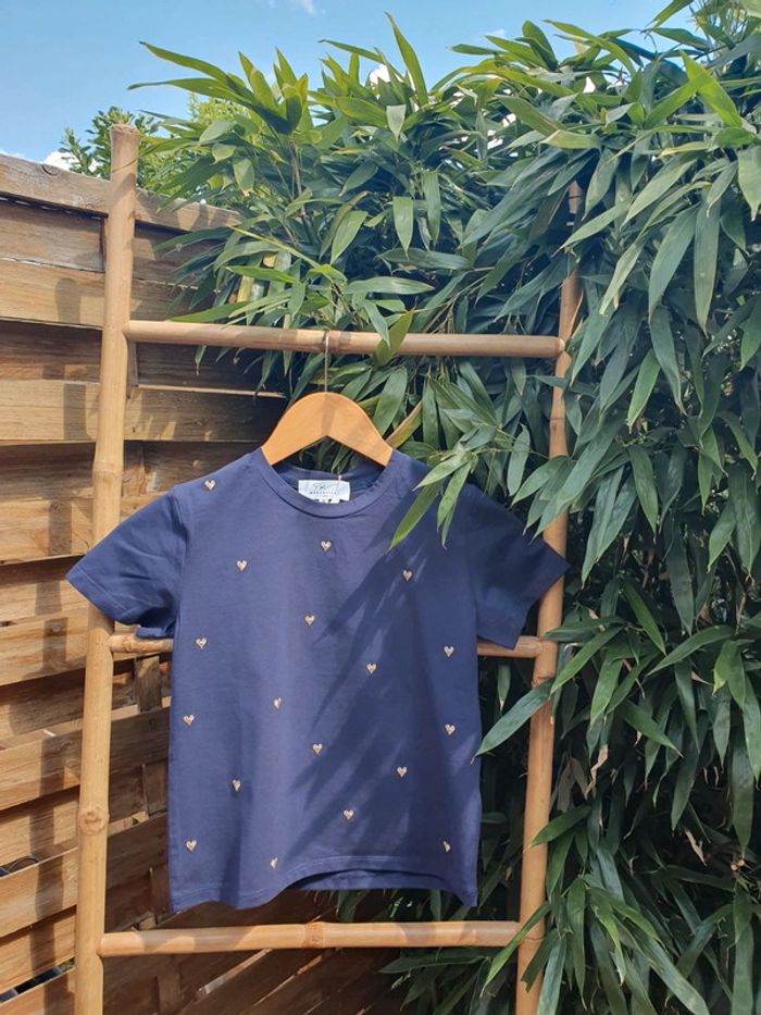 Tee-shirt cœur doré taille 8 ans - photo numéro 2