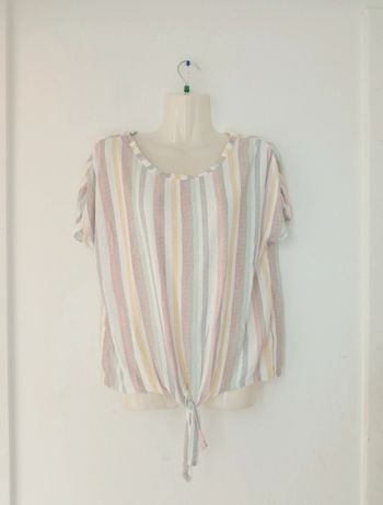 Tee-shirt d'été à rayures et à noué femme