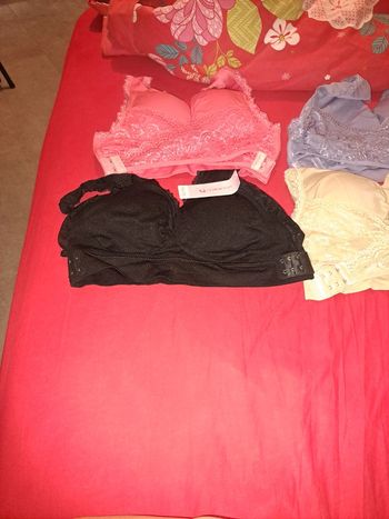 Lot 5 brassieres xxl