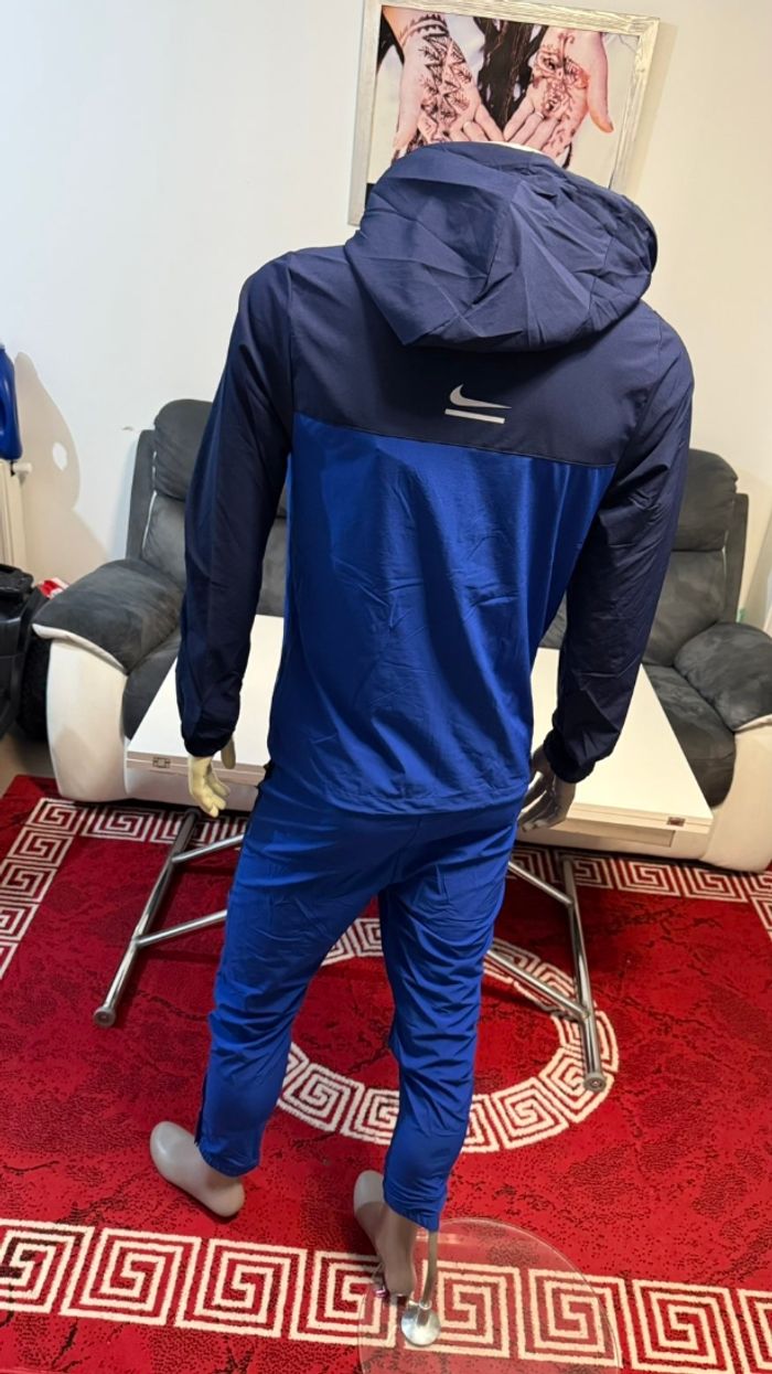 Survêt Nike - photo numéro 2