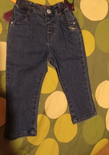 Jean 18 mois neuf