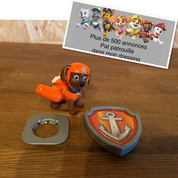 Idée cadeau 🎁 Figurine Zuma avec 1 badge et 1 accroche de la Pat Patrouille