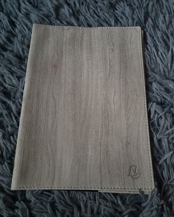 Protège cahier ou carnet de santé motifs bois