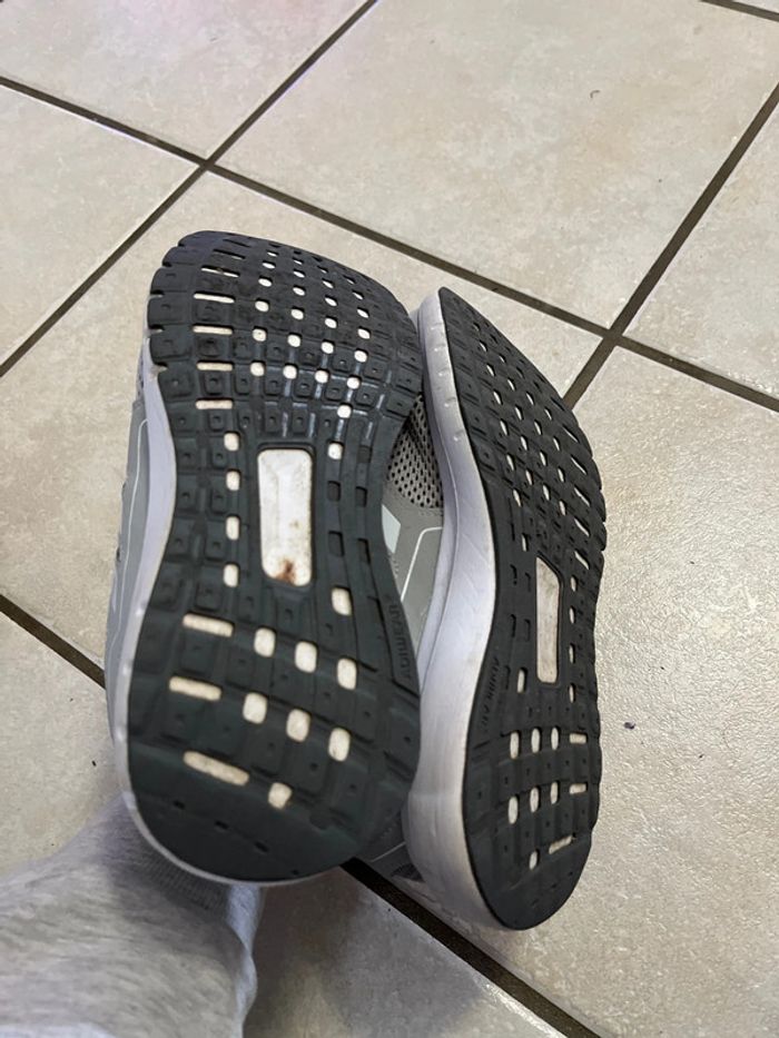 Paire de basket Adidas grise - photo numéro 6