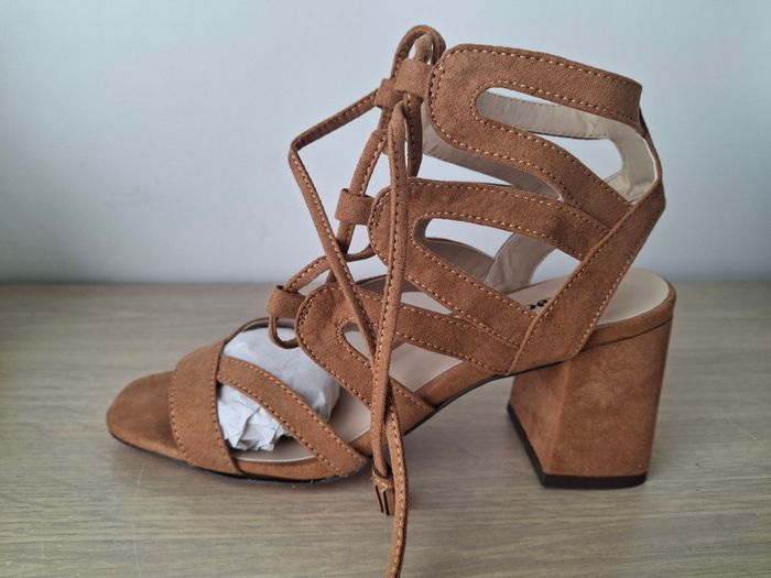 Talons ouverts 38 - photo numéro 4