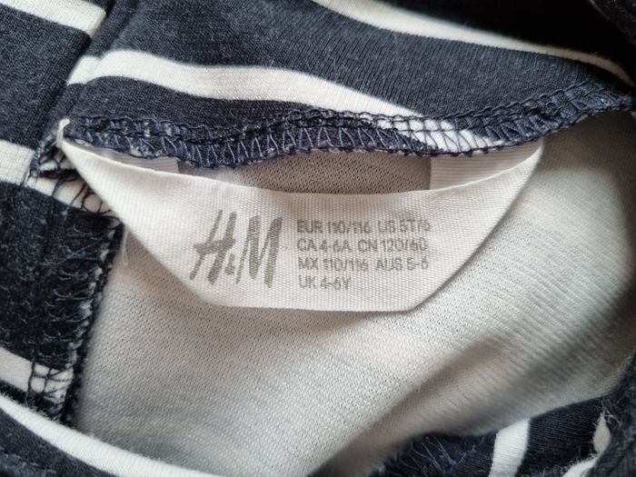 Lot robes H&M 4/6ans manches longues - photo numéro 7