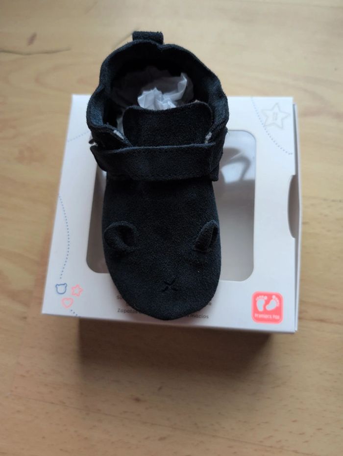 Chaussons en cuir, bleu marine
Taille: 23-24 Neuf Noukies's - photo numéro 4