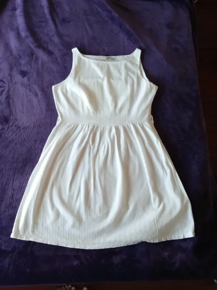 Robe blanche élégante taille 42 - photo numéro 2